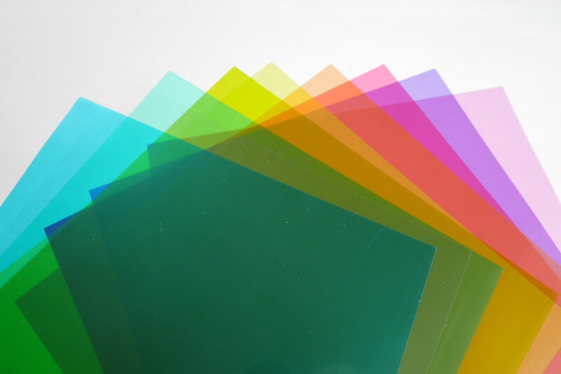 100均 予想以上のキレイさ 透明折り紙を使ったステンドグラス風クラフト