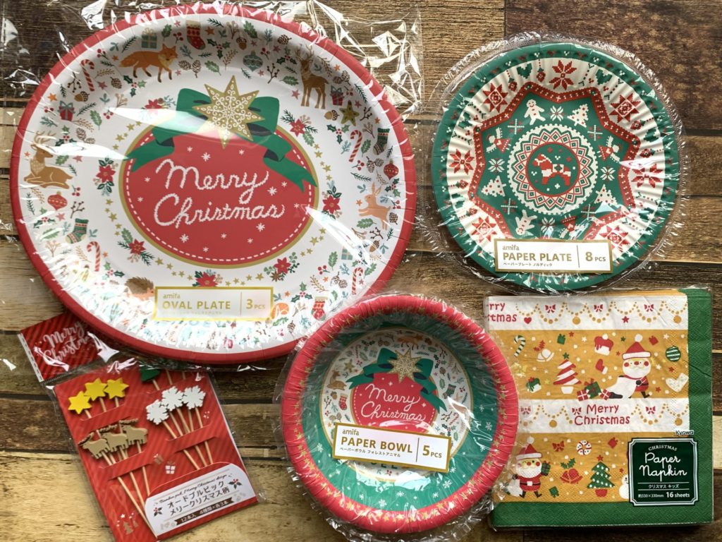 セリアの2019年クリスマスの紙皿とペーパーナプキン　