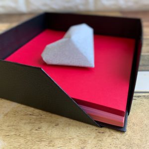 自作したレザー調の折り紙ケース